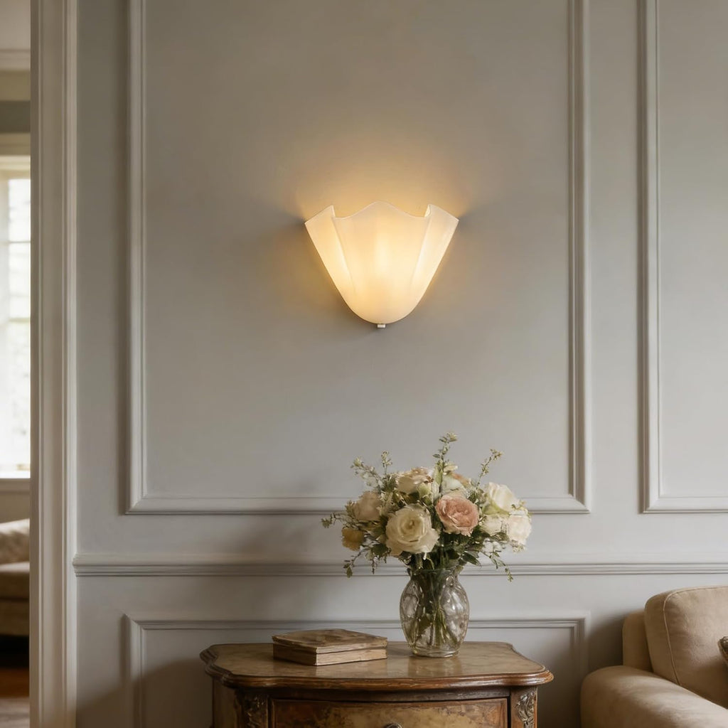 Milk White Glass Shell-Shaped Wall Sconce, Mid-Century Vintage scalloped Wall Lamp with Warm Light, Nordic Glass Sconce for Bedroom, Hallway, Living Room, Entryway, Bathroom, Balcony (Milk White)